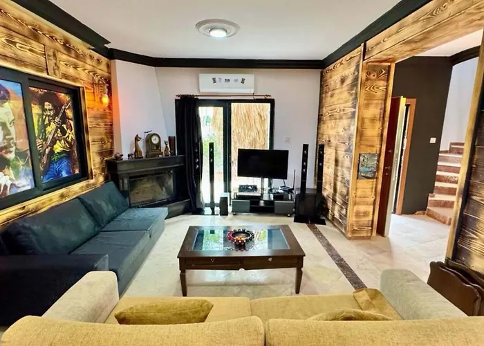 Villa Zidane Near To Meritpark Casino By Holidaykeys